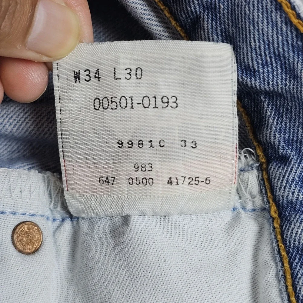 VTG Levis 501 Button Fly Jeans Mens 34x30 Blue Light Stone Wash Straight Fit Y2K